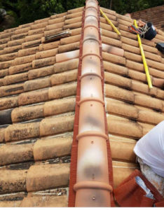 Faitage refait à neuf lors de la rénovation de la toiture